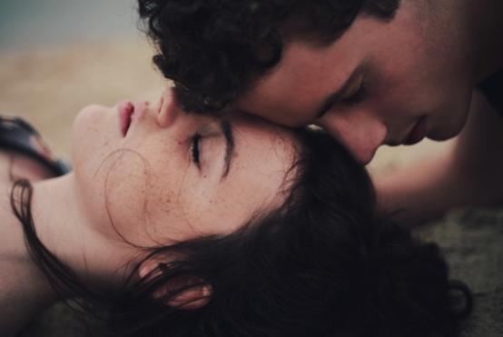 “朋友“间的“暧昧“，可以试试这三个“方法，分分钟在一起