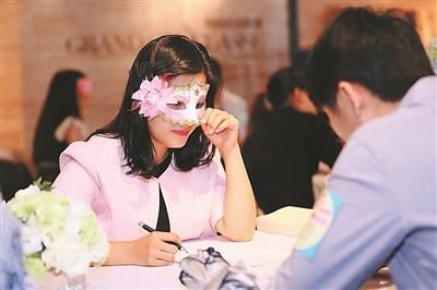 相亲时，女人发出这些“暗示”，男人要明白