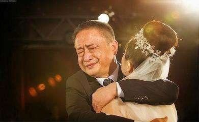 为什么不娶“裸婚”的女人，男人婚礼上说出真相，听哭了在座嘉宾