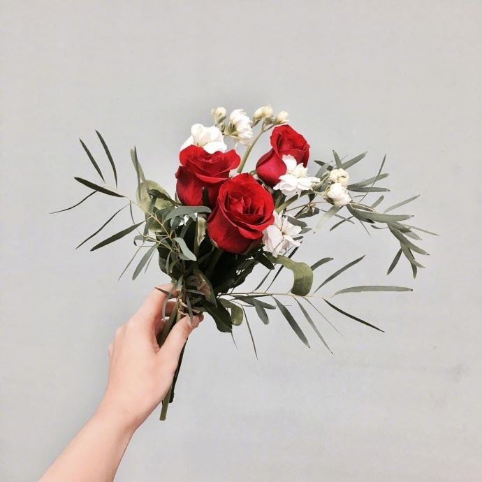 朋友圈优雅的爱情文案，句句经典，百看不厌！