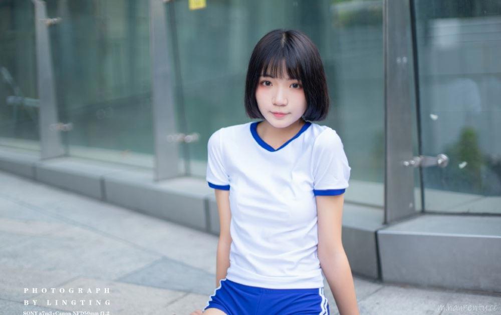 短发美女体操服清纯可人校园写真图片