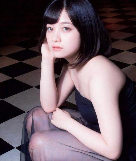 90后年日本清纯小美女桥本环奈户外甜美摄影写真集