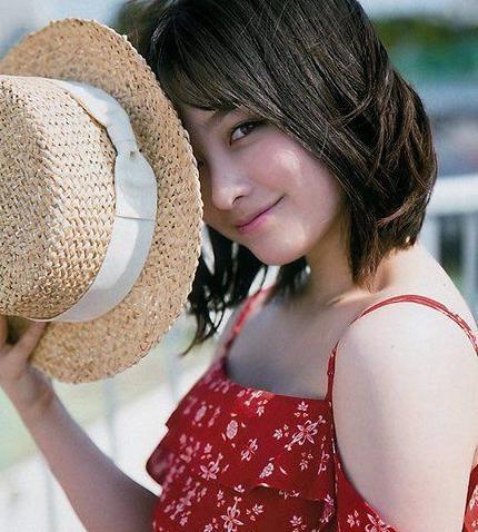 90后年日本清纯小美女桥本环奈户外甜美摄影写真集