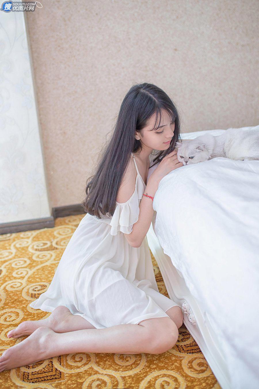 95后清纯长发美女唯美私房写真