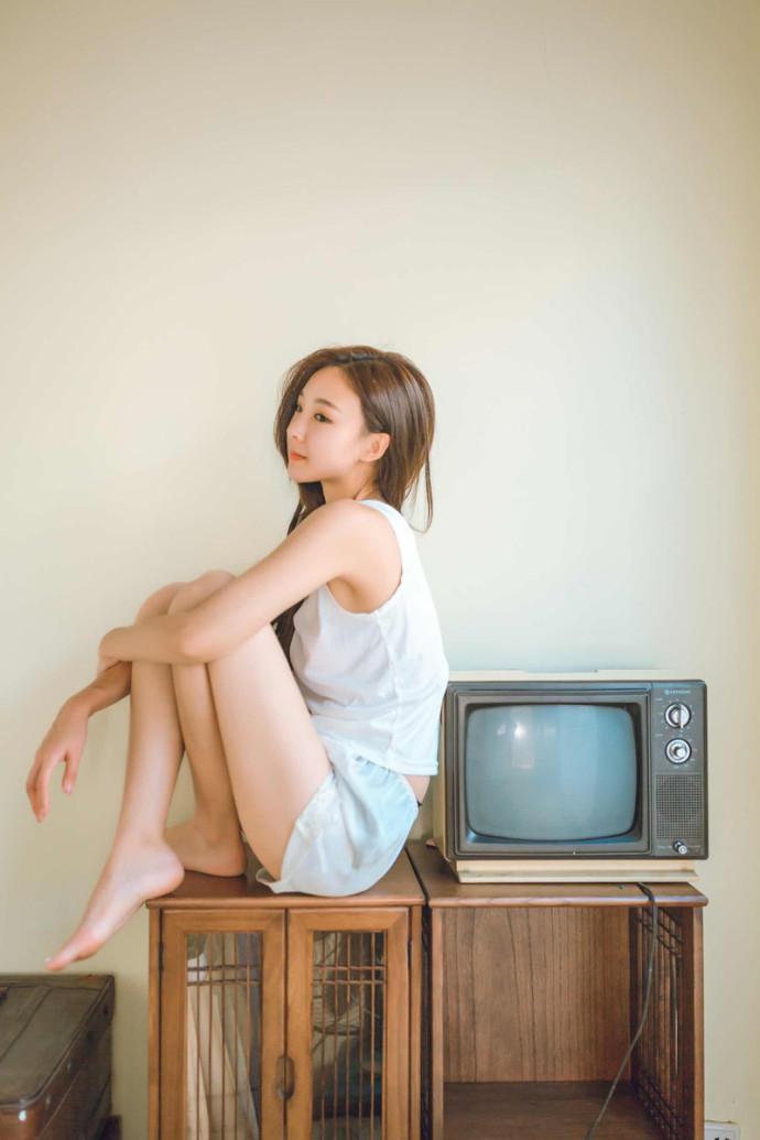 我和漂亮处女空姐一夜情 她只懂得喊疼