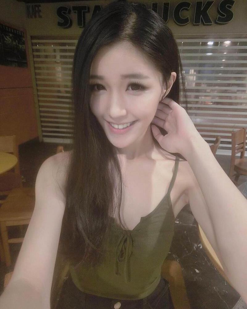 极品清纯美女Ivy Kuang迷人自拍图片