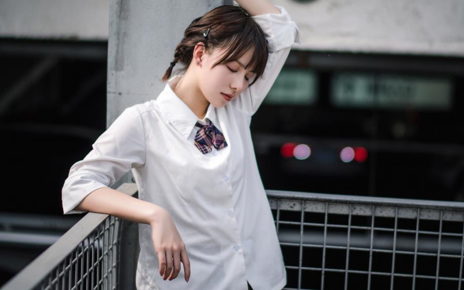 00后校花清纯气质美女学生妹制服街拍图片