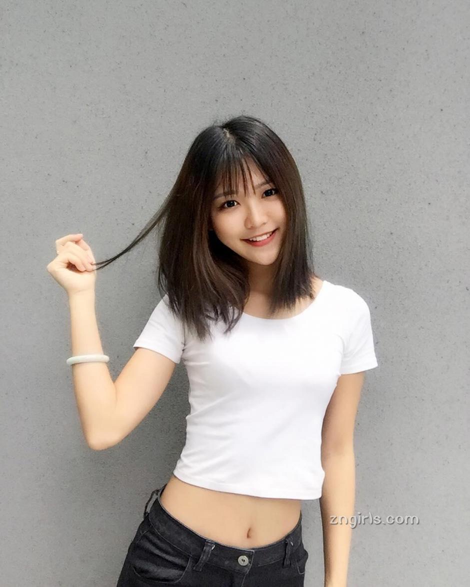 90后气质长发清纯美女图片