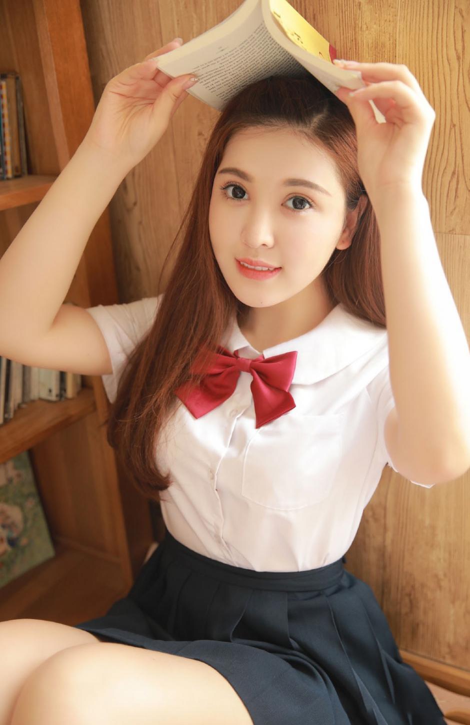 学生妹清纯美女校花制服私房写真图片