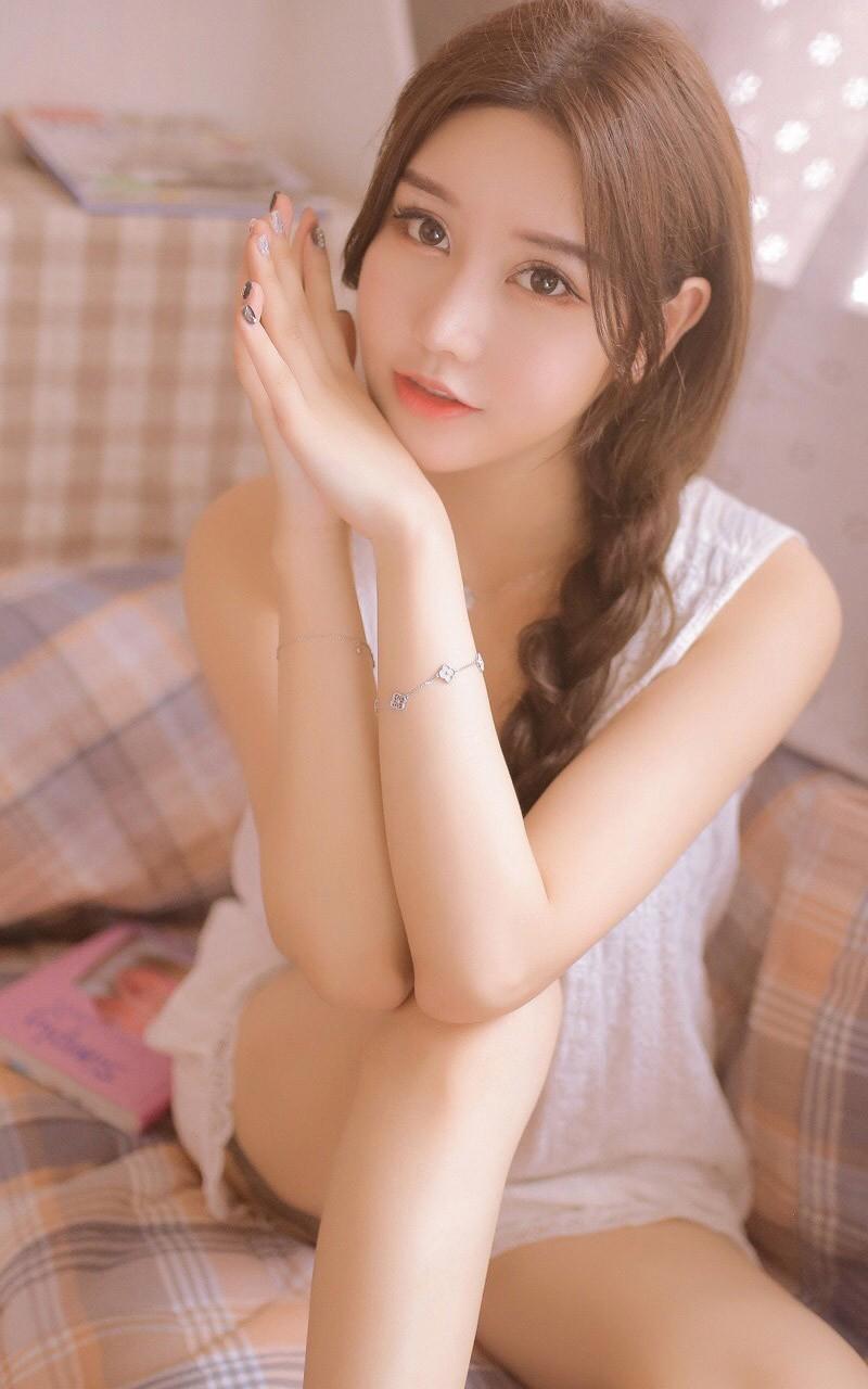 00后清纯邻家女孩甜美私房照