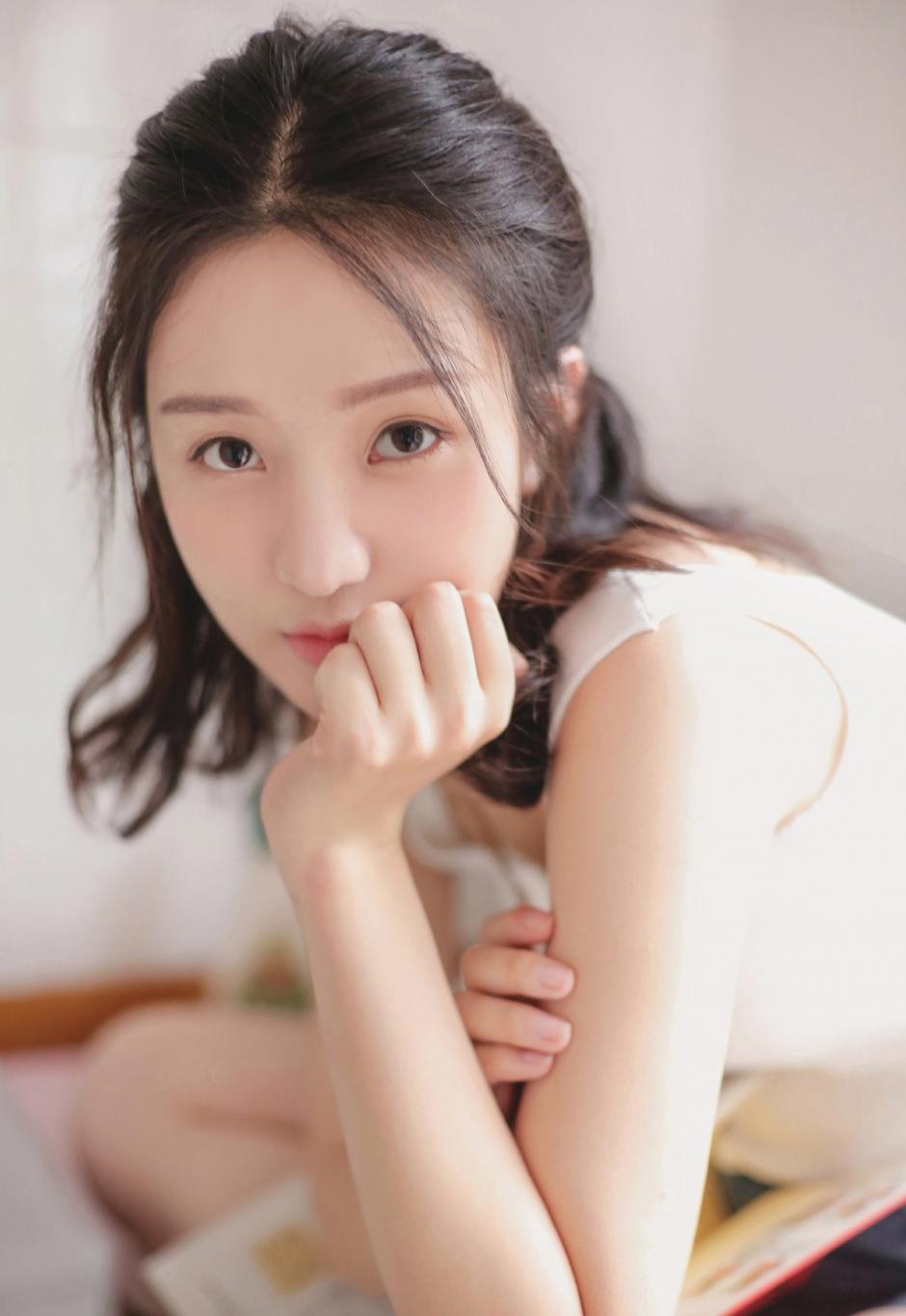 00后清纯气质美女唯美写真集