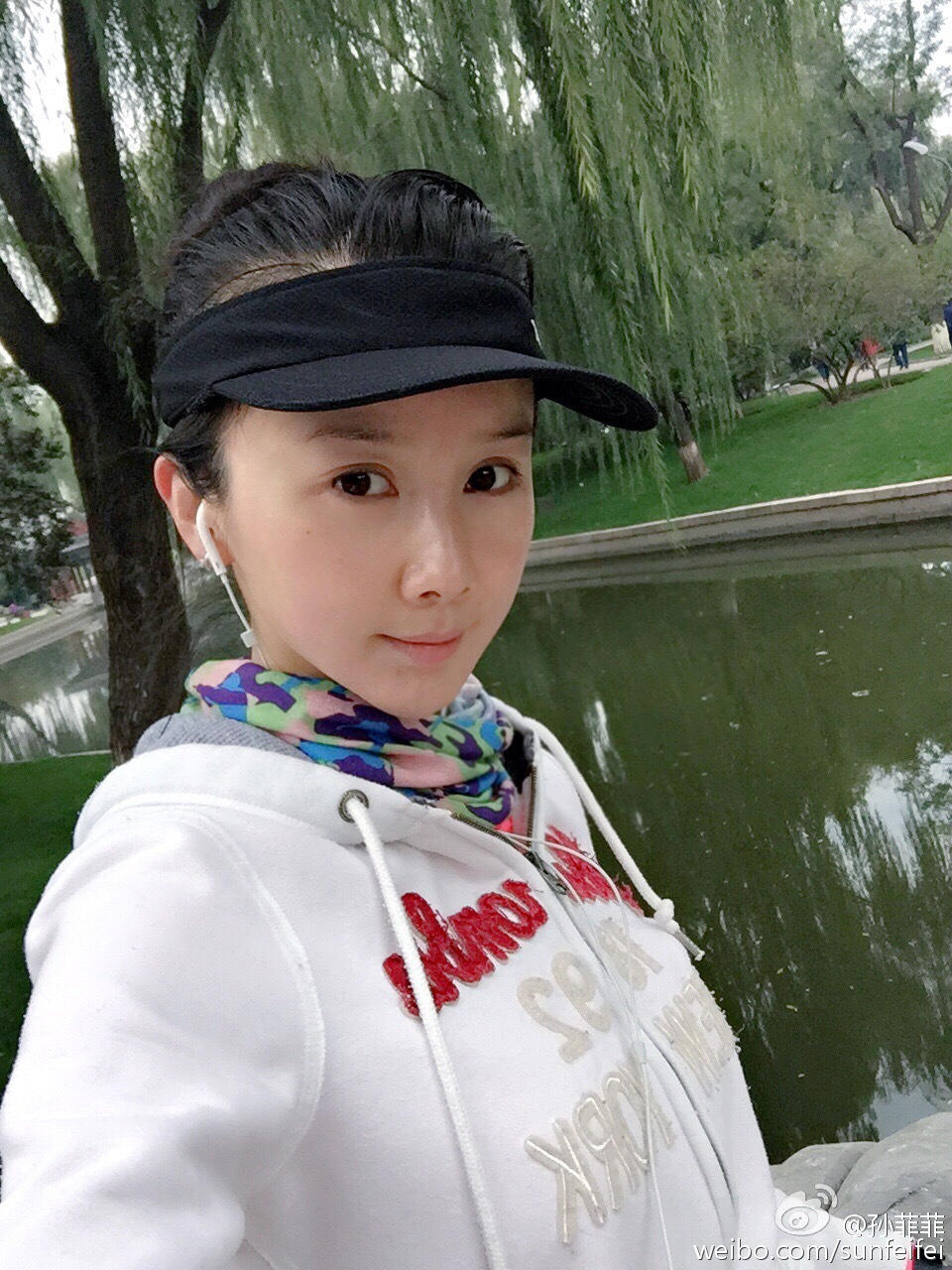 清纯美女孙菲菲模特迷人自拍写真图片