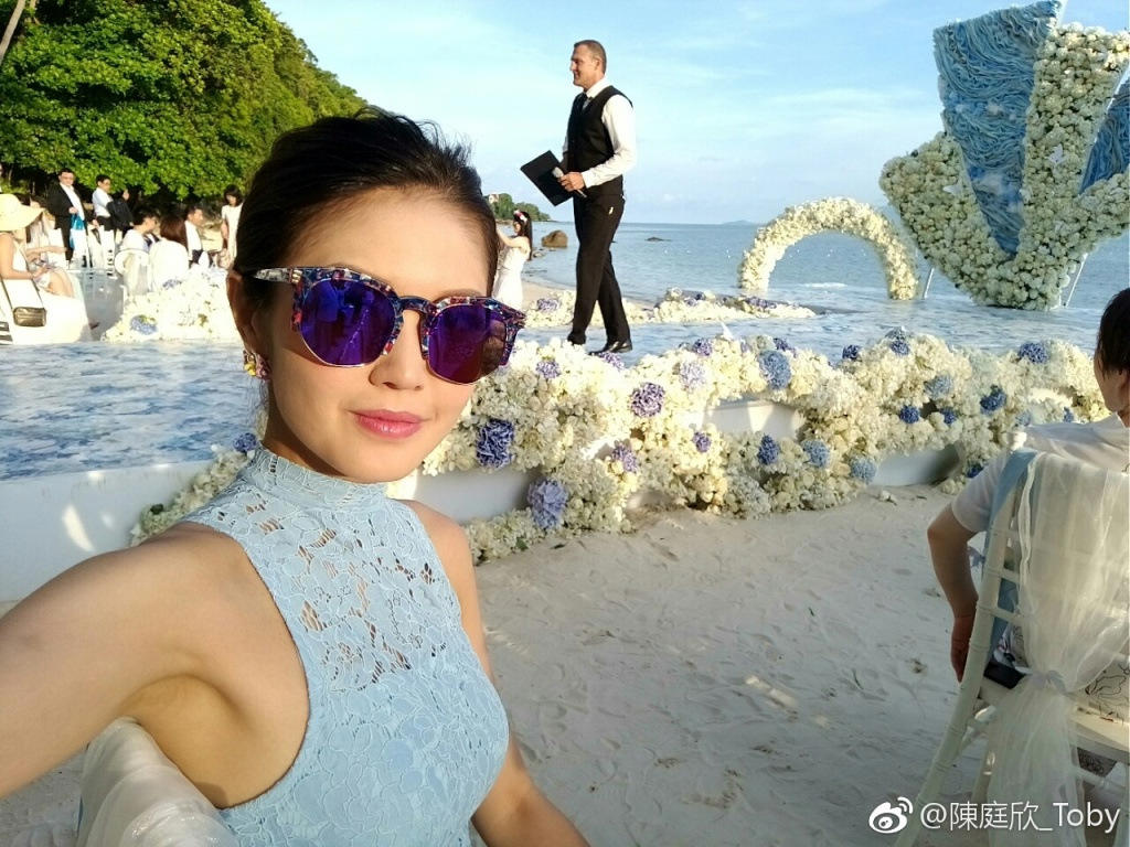 清纯美女港姐陈庭欣迷人自拍照图片