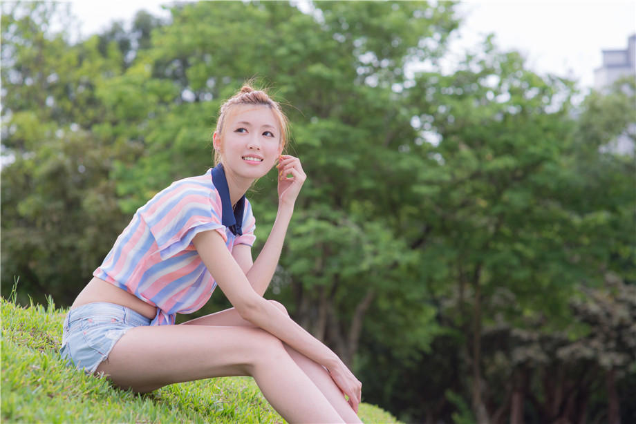 清纯台湾美女kila晶晶廖挺伶户外清新写真图片