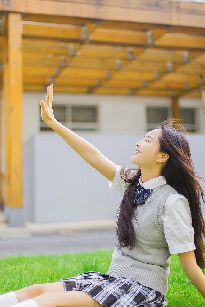 清纯学生妹制服诱惑写真