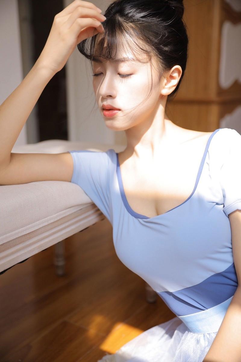 舞蹈美女气质优雅恬静端庄写真图片