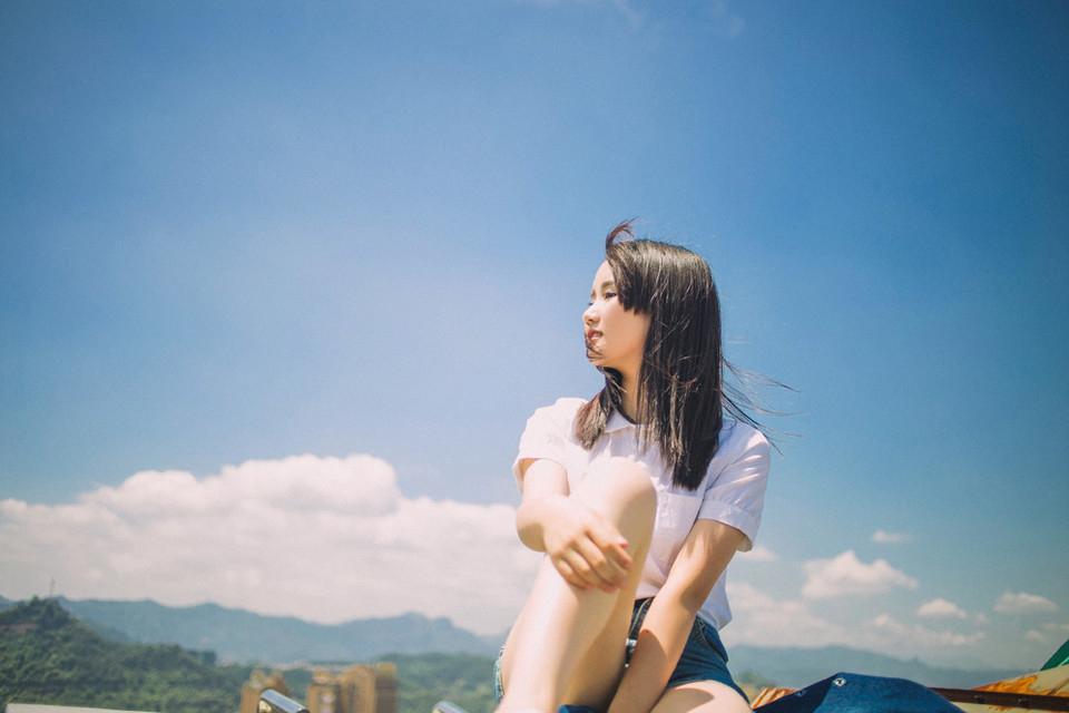 背带裙萝莉少女夏日阳光写真图片合集