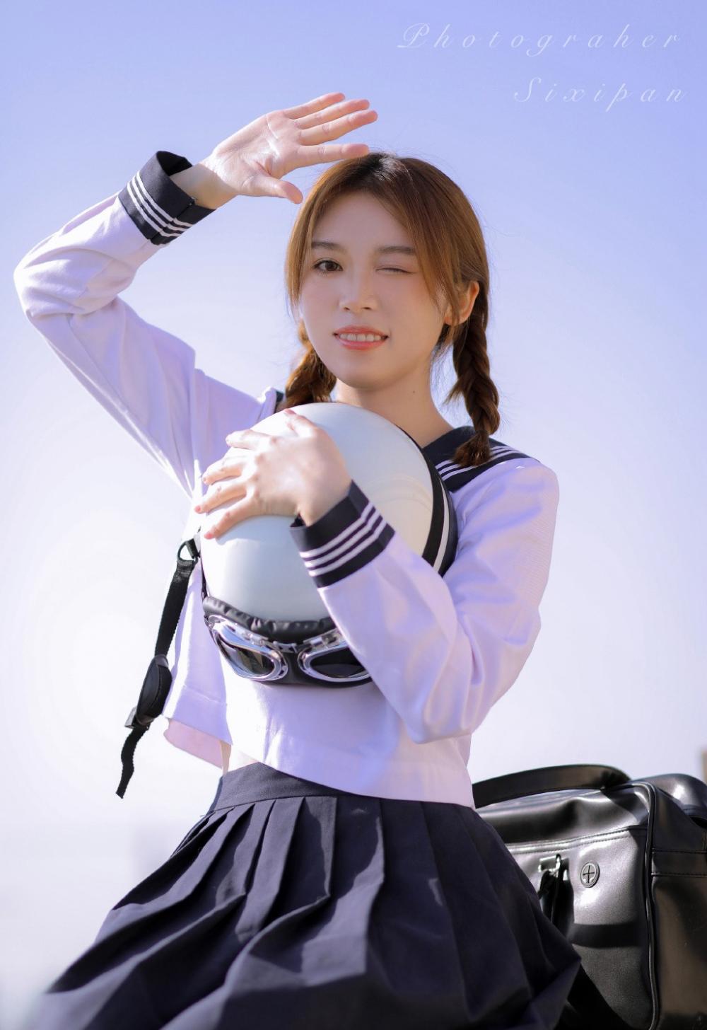 清冷气质杏眼校花美女jk制服写真套图