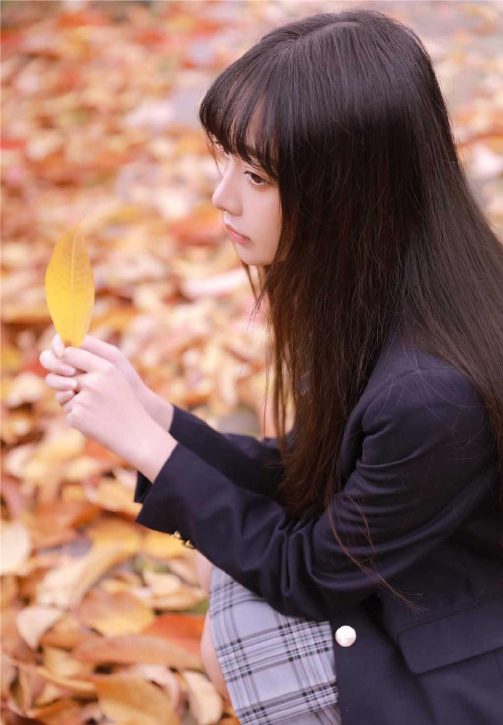 黑长直初恋少女JK制服秋季户外写真