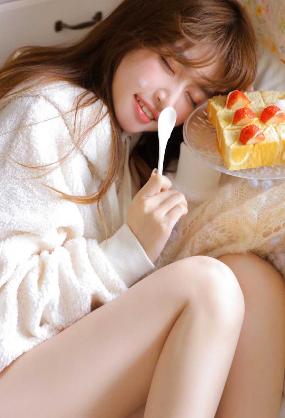 甜食系软萌美少女天真可爱私房写真