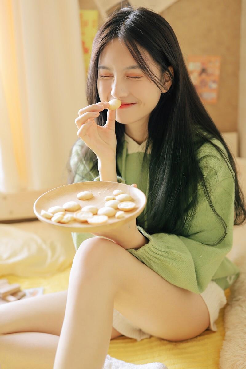 清纯可爱牛油果美少女私房写真图片