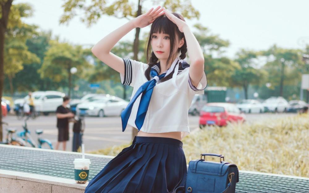 美女学生妹jk制服短裙户外写真