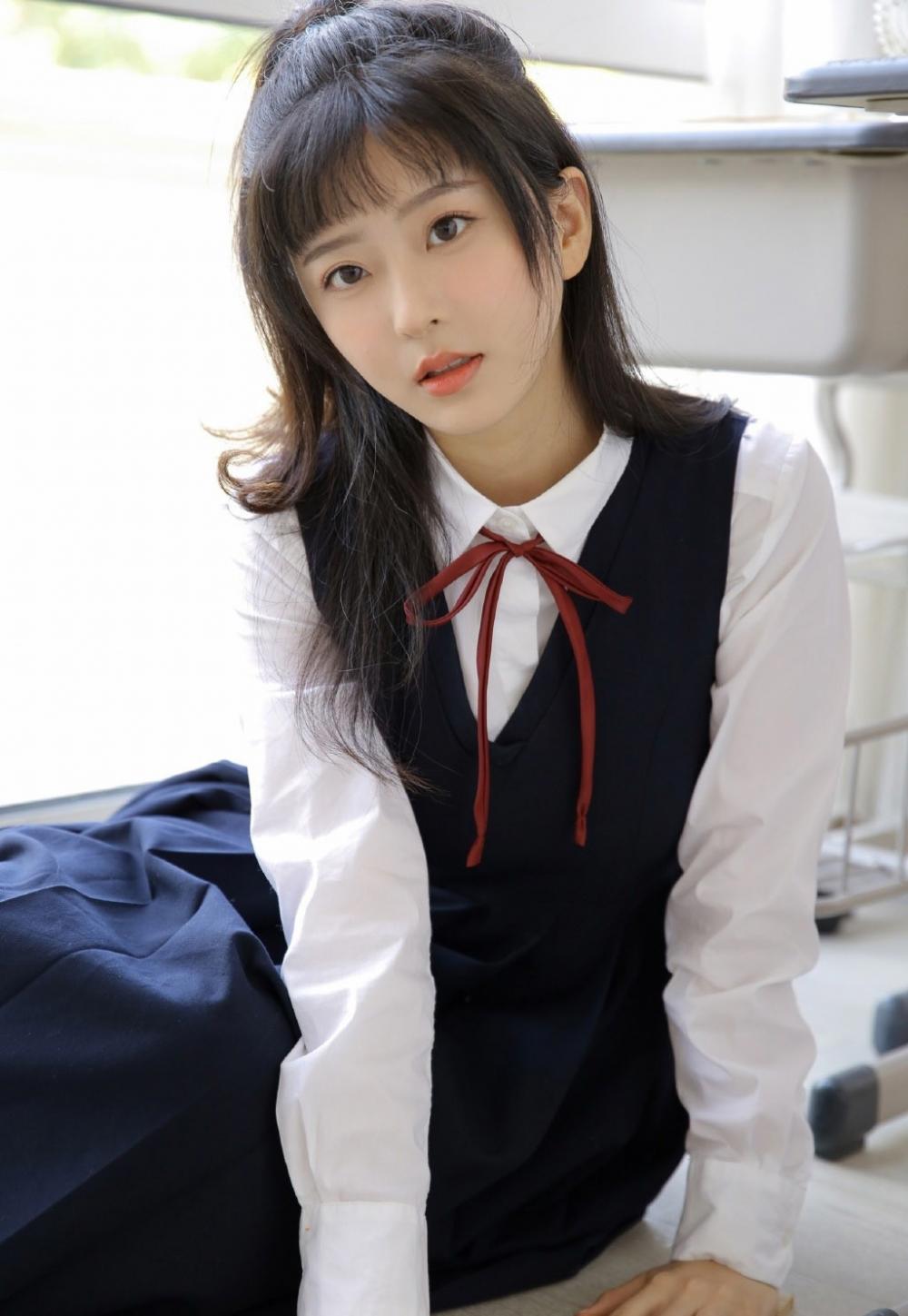 美女学生妹jk制服短裙个人写真