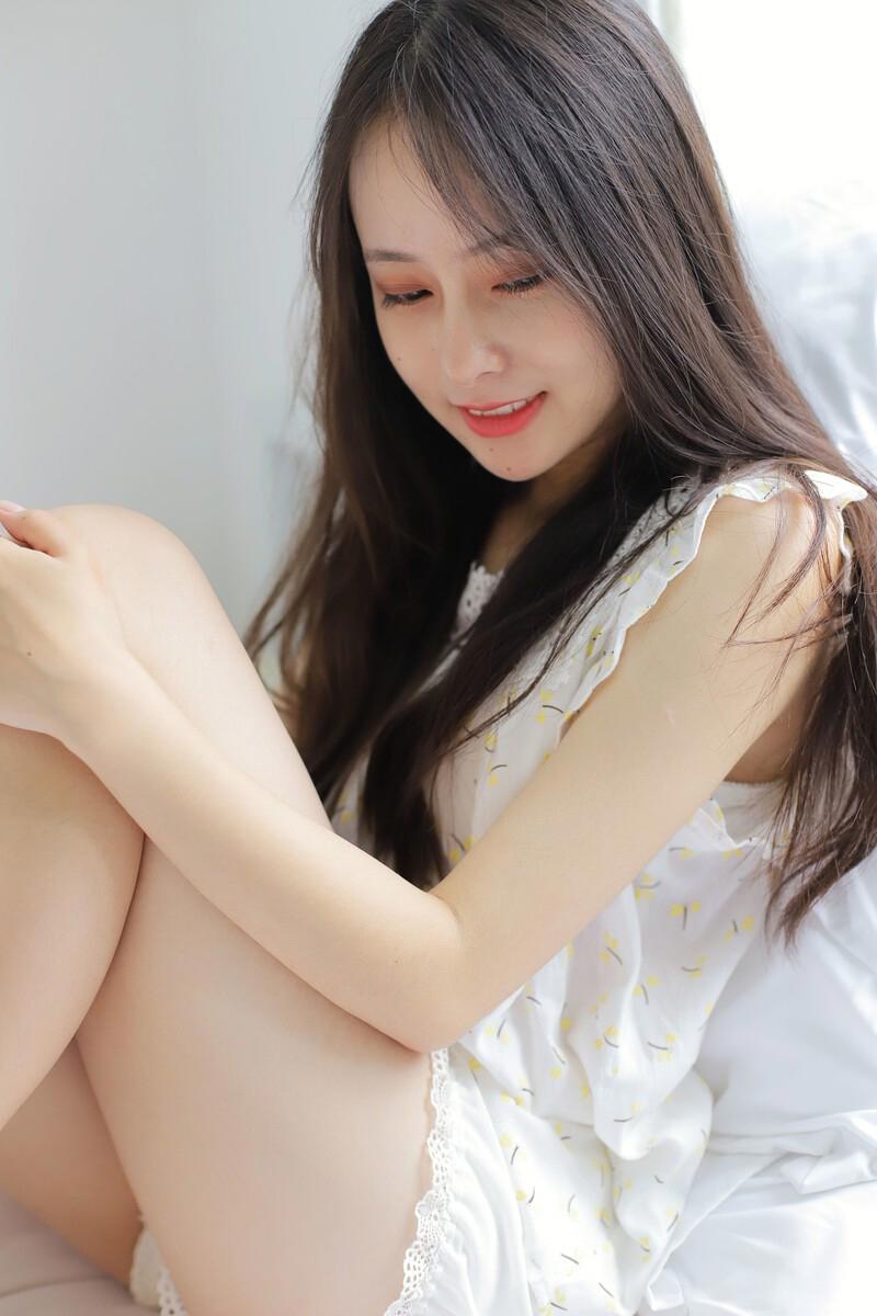 早安少女长发及腰美丽动人写真