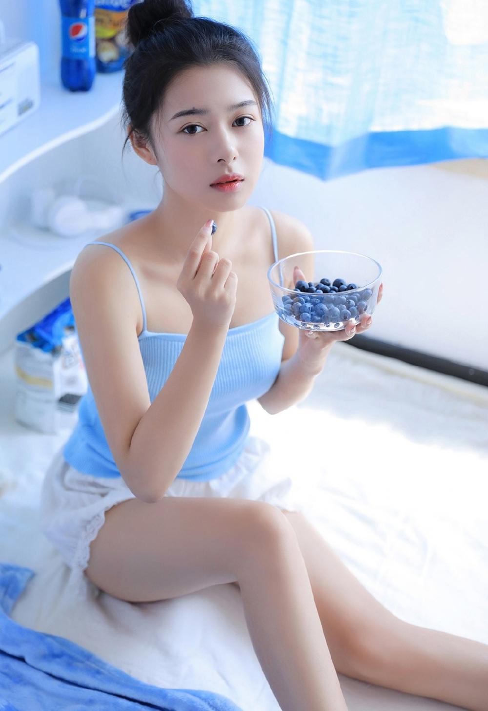 小清新美女细长美腿清纯氧气写真