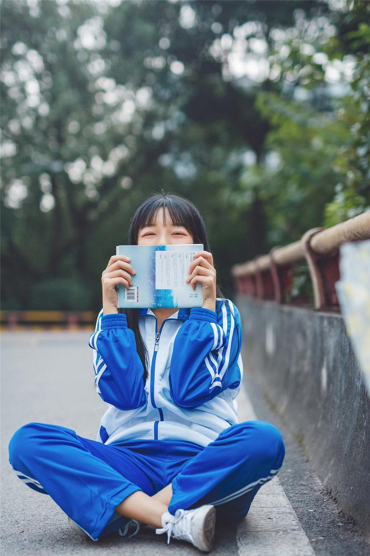 校园美女班花青涩稚嫩活力清纯运动服女神写真