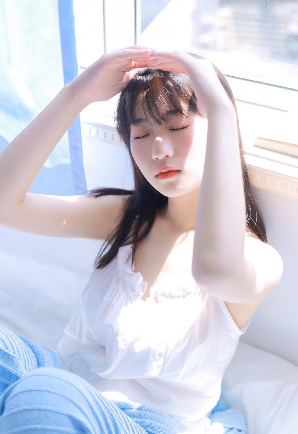 阳光美少女私房静谧养眼氧气小清新写真