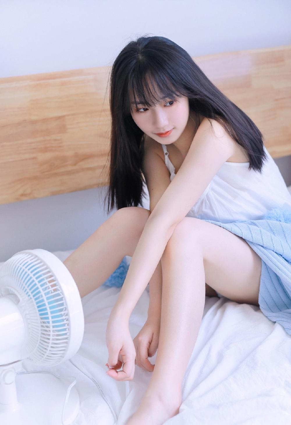 阳光美少女私房静谧养眼氧气小清新写真