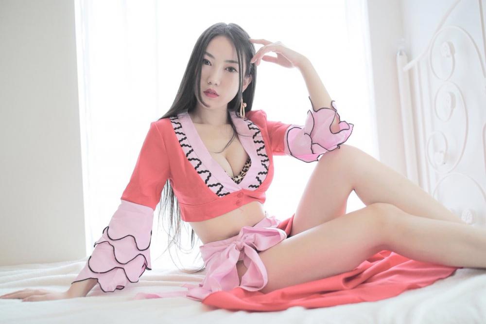 清纯美女神美Raina私房性感写真