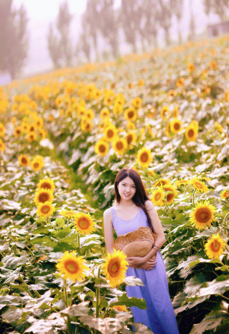 台湾美女模特方薆甯私房清纯写真