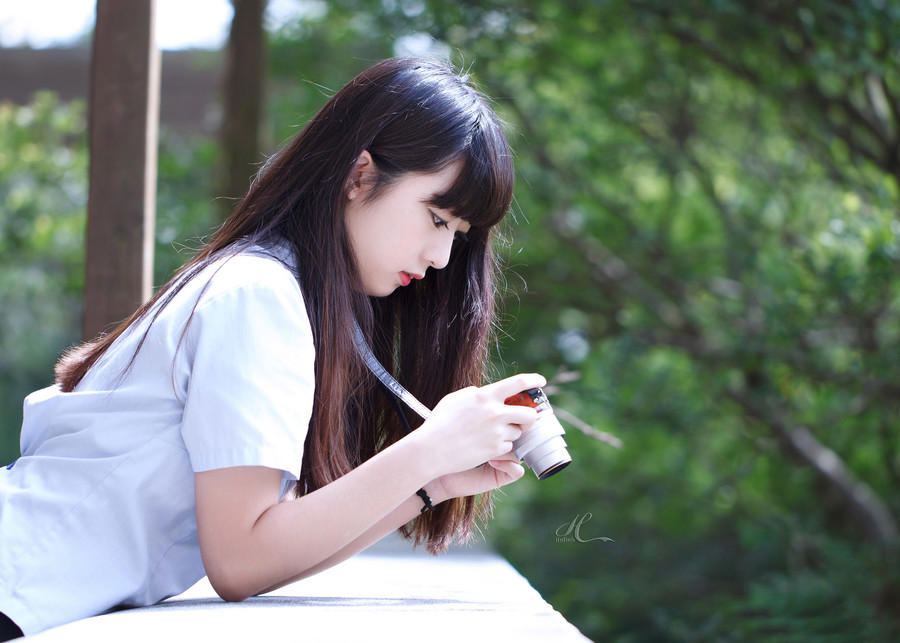 可爱制服美女清纯惹人爱