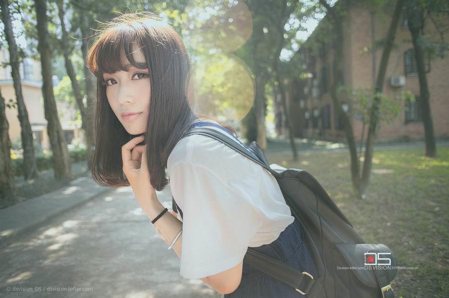 大学校花小清新户外写真